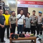 Satreskrim Polres OKU saat mengamankan pelaku Herdinata Bin Saparudin (29)