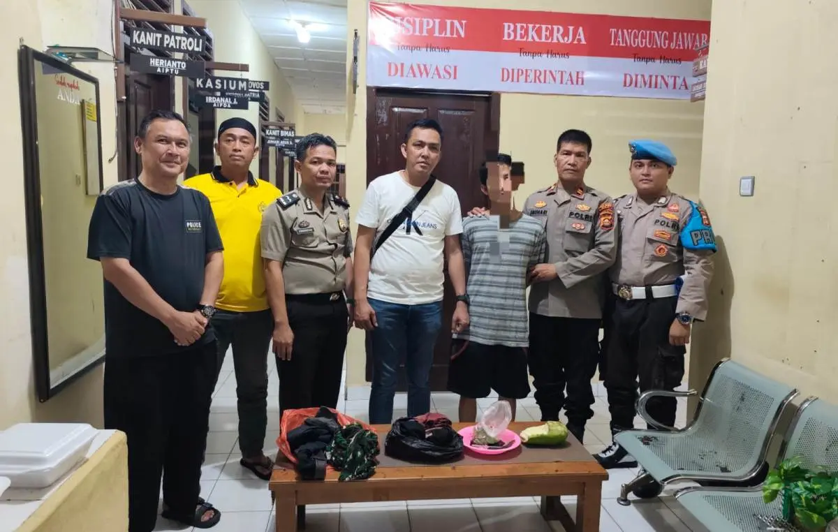 Satreskrim Polres OKU saat mengamankan pelaku Herdinata Bin Saparudin (29)