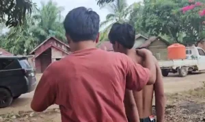ABH saat diamankan Satreskrim Polres PALI dikediamannya di Desa Sungai Ibul Kecamatan Talang Ubi Kabupaten PALI ABH saat diamankan Satreskrim Polres PALI dikediamannya di Desa Sungai Ibul Kecamatan Talang Ubi Kabupaten PALI