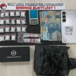 Barang bukti sabu, hp dan uang tunai salah satu tersangka disita polrestabes palembang