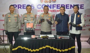 Kapolres OKI beserta jajaran saat tunjukkan barang bukti