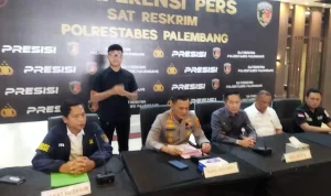 Kapolrestabes Palembang, Kombes Pol Sonny Mahar Budi Adityawan bersama Walikota Palembang H. Ratu Dewa menggelar konfres di Polrestabes Palembang
