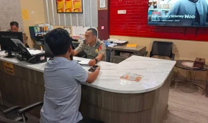 Korban dugaan pengeroyokan dan penyekapan bernama Rizki (27) melapor ke SPKT Polrestabes Palembang