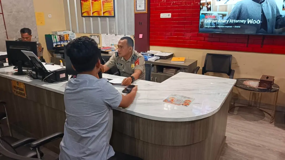 Korban dugaan pengeroyokan dan penyekapan bernama Rizki (27) melapor ke SPKT Polrestabes Palembang