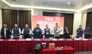 Polda Sumsel dan Kanwil Bea Cukai Sumbagtim pamerkan barang bukti 11.443 butir pil ekstasi, dan sabu berat bruto 1.399,47 gram pada konferensi pers Joint Operation Polda Sumsel dan Kanwil Bea Cukai Sumbagtim pamerkan barang bukti 11.443 butir pil ekstasi, dan sabu berat bruto 1.399,47 gram pada konferensi pers Joint Operation