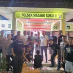 Polres OKU Timur amankan seorang pria berinisial S (55) di wilayah Kecamatan Madang Suku III
