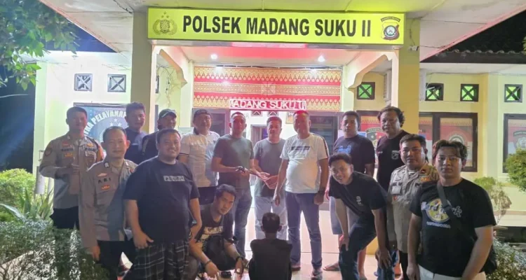 Polres OKU Timur amankan seorang pria berinisial S (55) di wilayah Kecamatan Madang Suku III