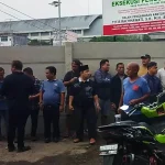 Puluhan warga dan pedagang Pasar Cinde Palembang menyampaikan aspirasi terkait penutupan akses Jalan Raden Muhammad