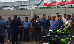 Puluhan warga dan pedagang Pasar Cinde Palembang menyampaikan aspirasi terkait penutupan akses Jalan Raden Muhammad