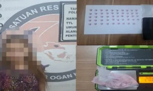 Tersangka pengedar perempuan 49 butir ekstasi berinisial AB (19) diamankan polres OKI Tersangka pengedar perempuan 49 butir ekstasi berinisial AB (19) diamankan polres OKI