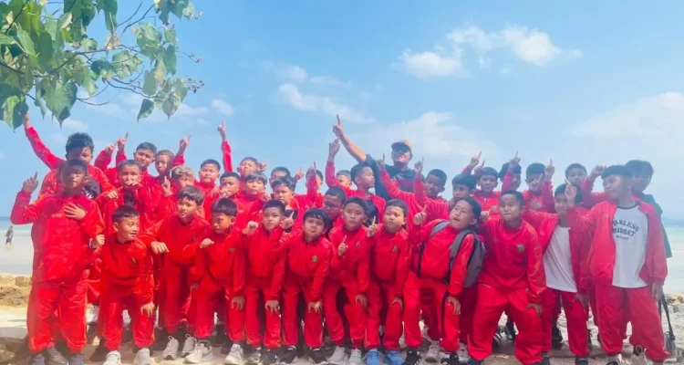 Tim U-10, U-11, dan U-12 Sekolah Sepak Bola (SSB) Palembang Soccer Skills (PSS)