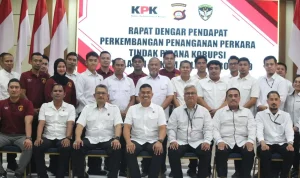 fhoto bersama Komisi Pemberantasan Korupsi (KPK) dan Polda Gorontalo dalam rangka koordinasi dan supervisi penanganan perkara tindak pidana korupsi